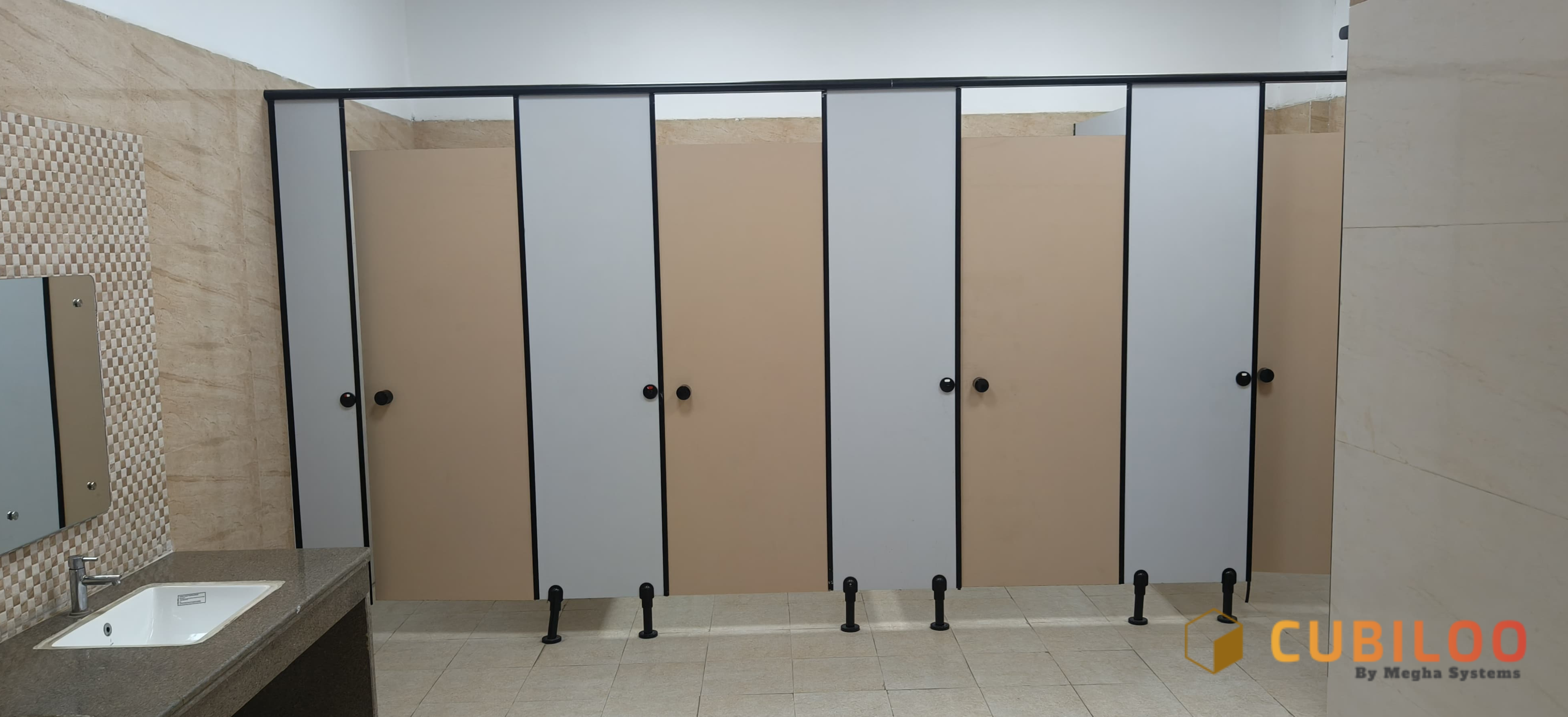 Airport Toilet Cubicle manufaturers - Cubiloo